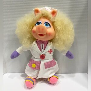 vintage 1990s Mattel "Learn-To-Dress" Miss Piggy M.D.